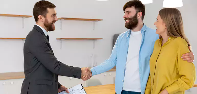 Why Choose De Pere Home Buyers to Sell Your Condo Fast in De Pere, WI?